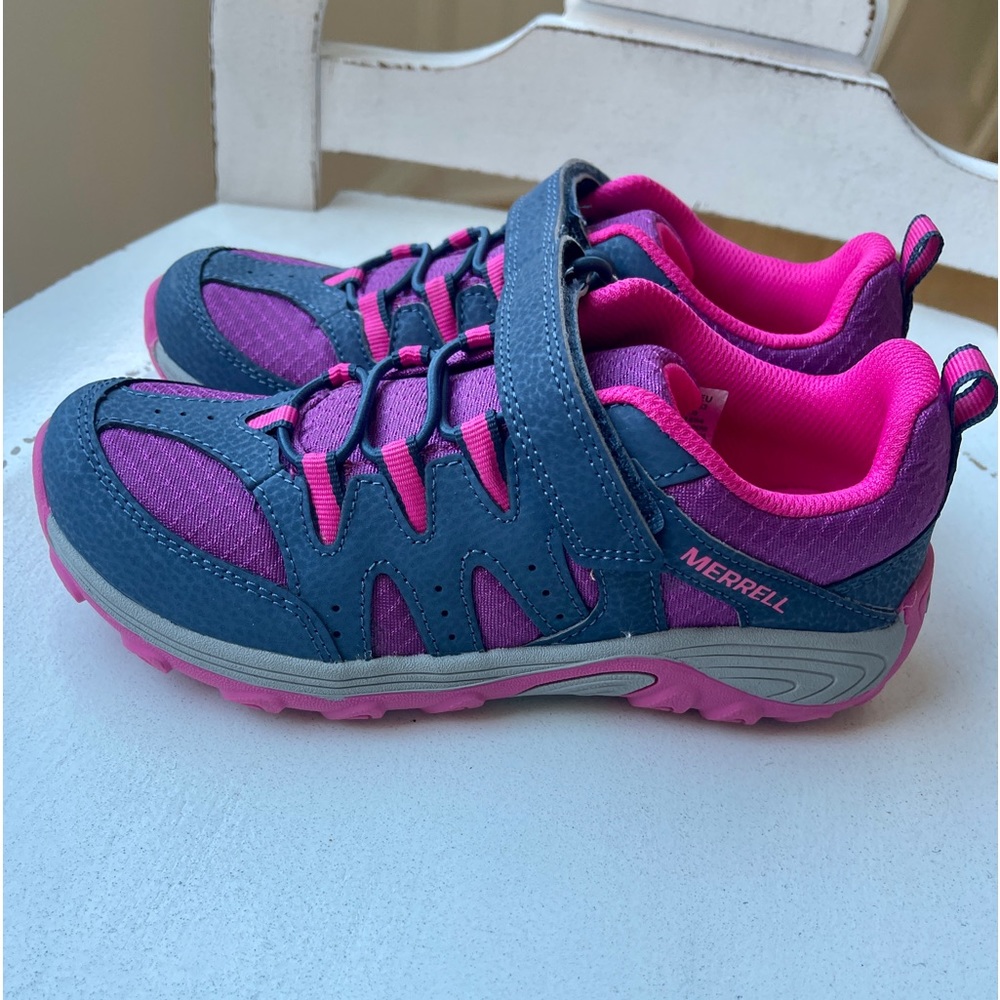 New* Merrell Trail Chaser Trail Shoe - size 2 Kids'